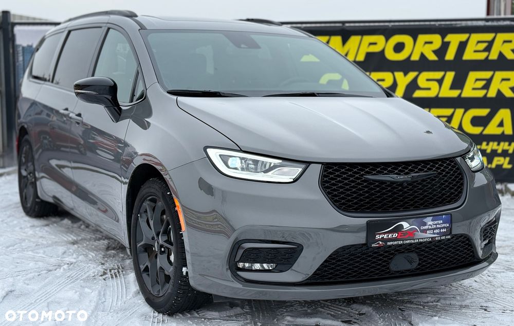 Chrysler Pacifica - 3