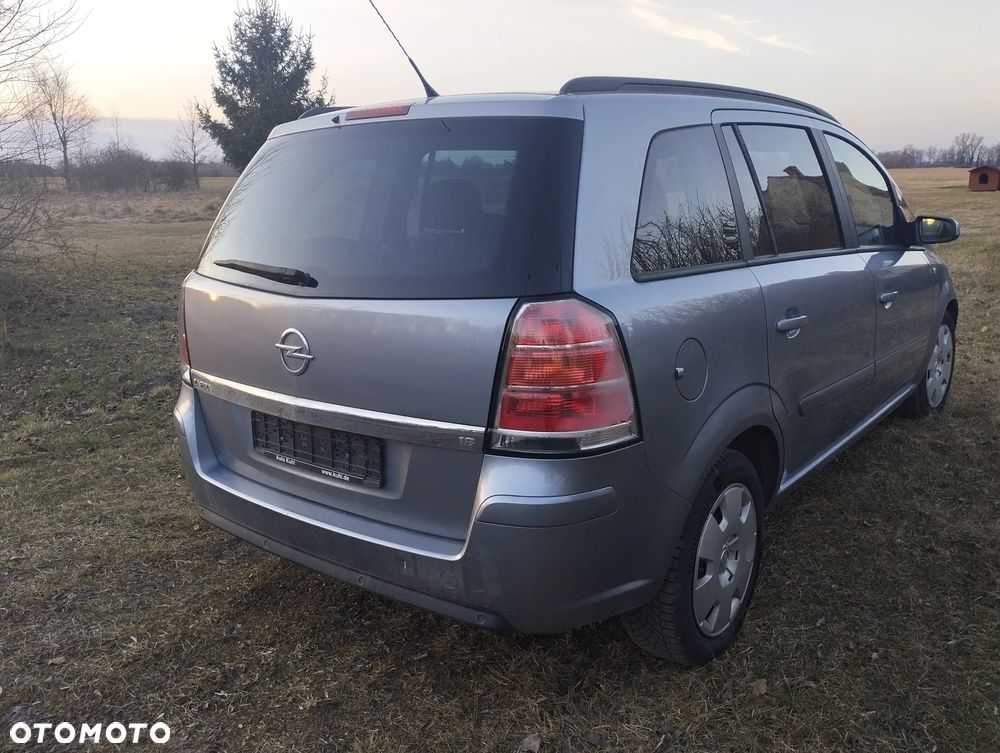 Opel Zafira - 2