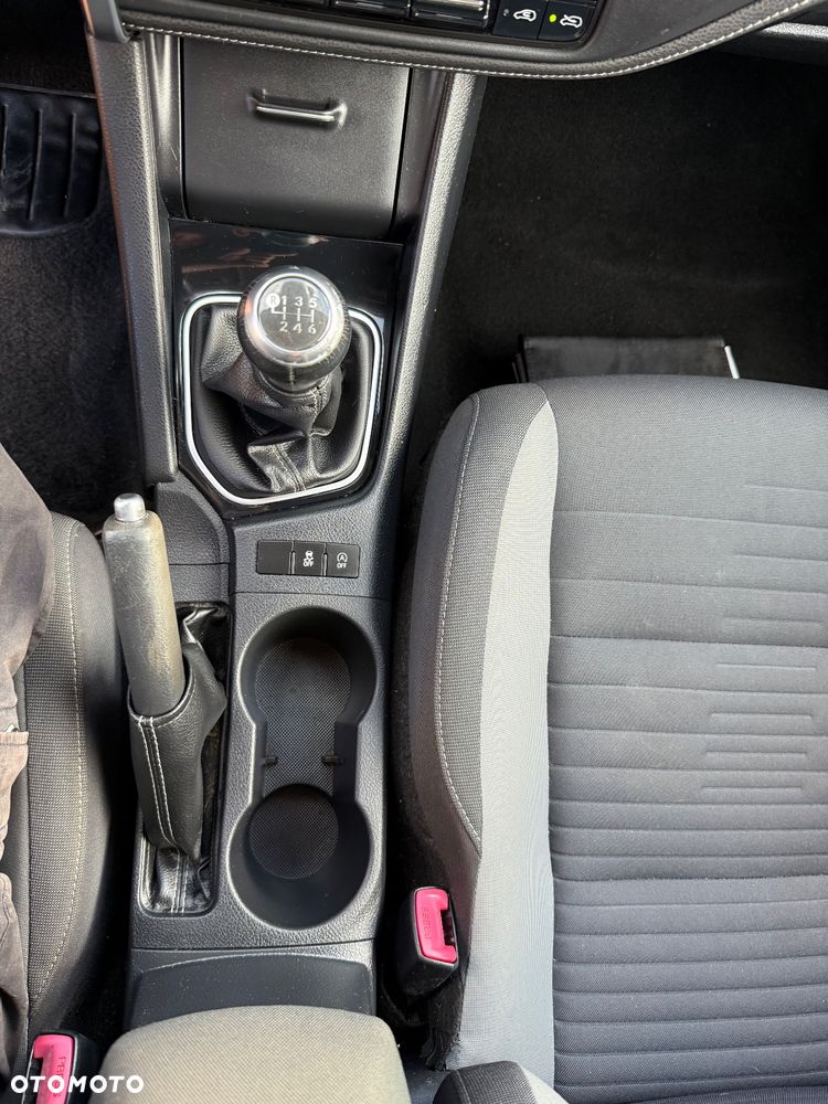 Toyota Auris 1.6 D-4D Executive - 21