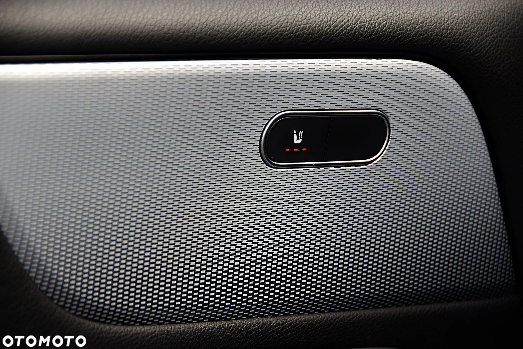 Mercedes-Benz GLB 200 7G-DCT - 35