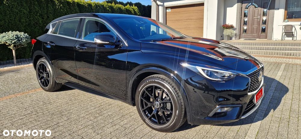 Infiniti Q30 - 4