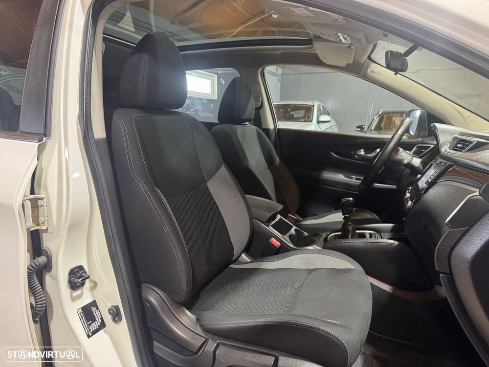 Nissan Qashqai 1.5 dCi N-Connecta - 16