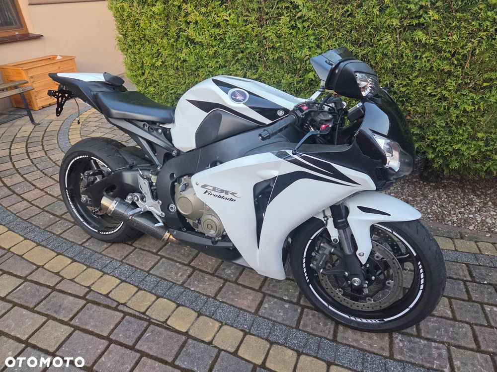 Honda CBR - 11