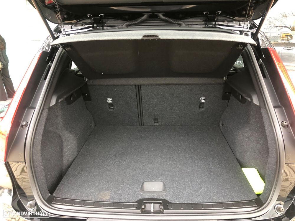 Volvo XC 40 2.0 D3 Momentum Plus - 13