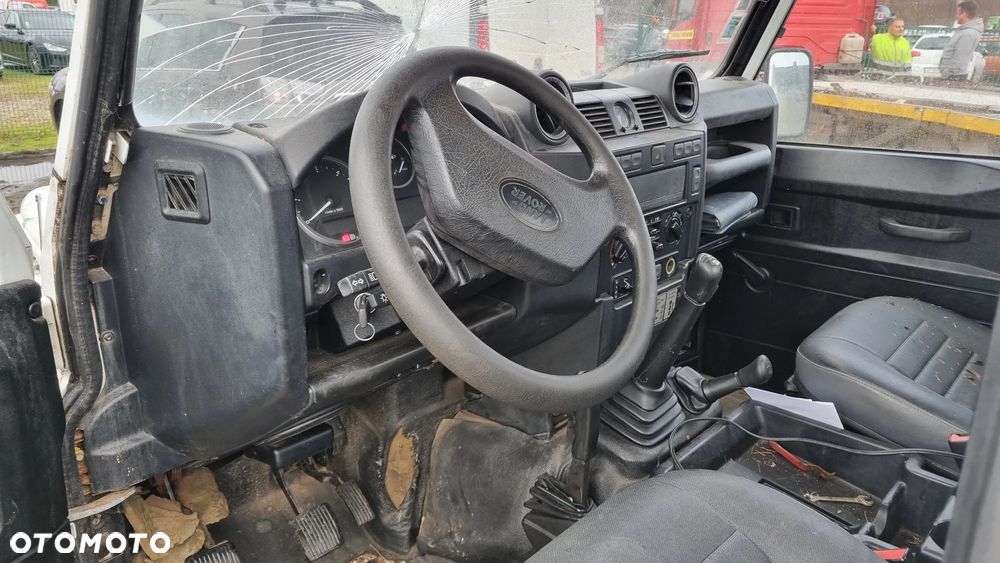 Land Rover Defender - 19
