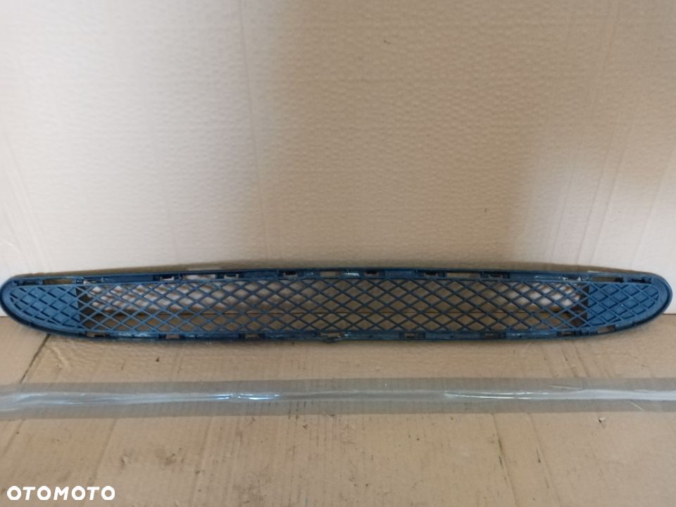 Kratka zderzaka środkowa przód Mercedes C-Klasa W203 A2038852623 - 1