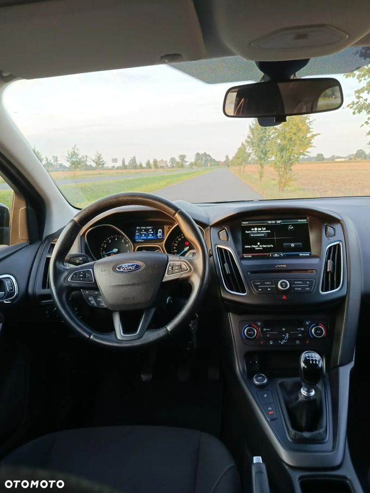 Ford Focus Turnier 1.0 EcoBoost Start-Stopp-System TITANIUM - 13