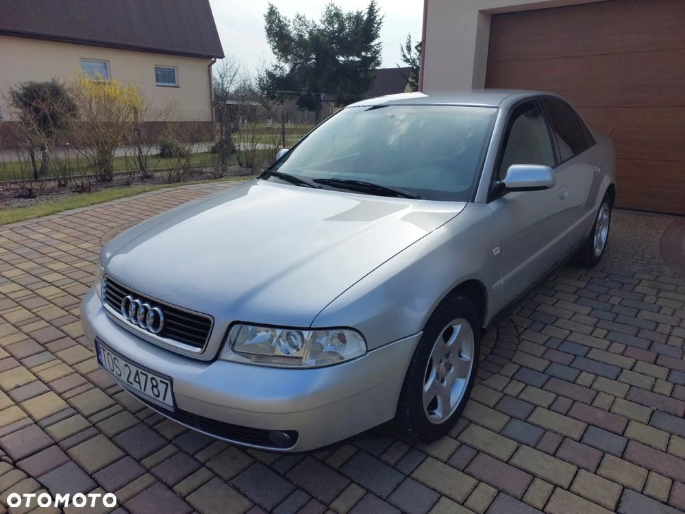 Audi A4 Limousine - 16
