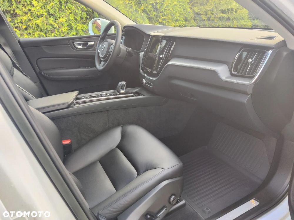 Volvo XC 60 B5 B AWD Core - 10