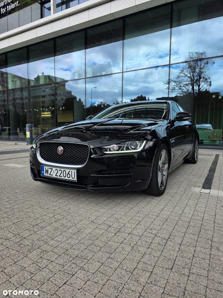 Jaguar XE 2.0 D Prestige - 1