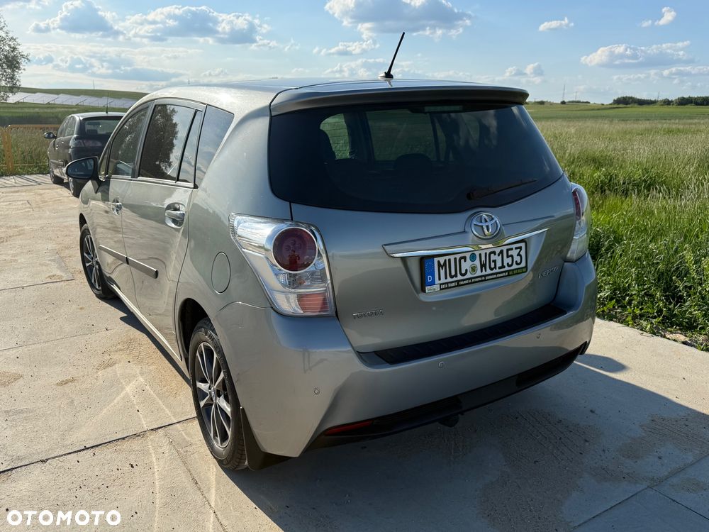Toyota Verso 2.0 D-4D 5-Sitzer Executive - 14
