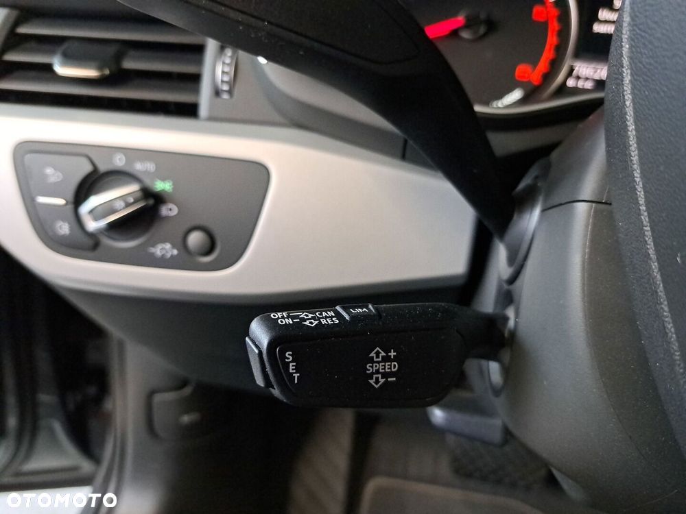 Audi A4 Avant 2.0 TDI Quattro S tronic - 30