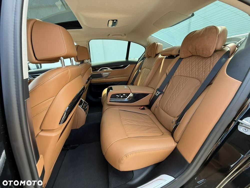 BMW Seria 7 - 16