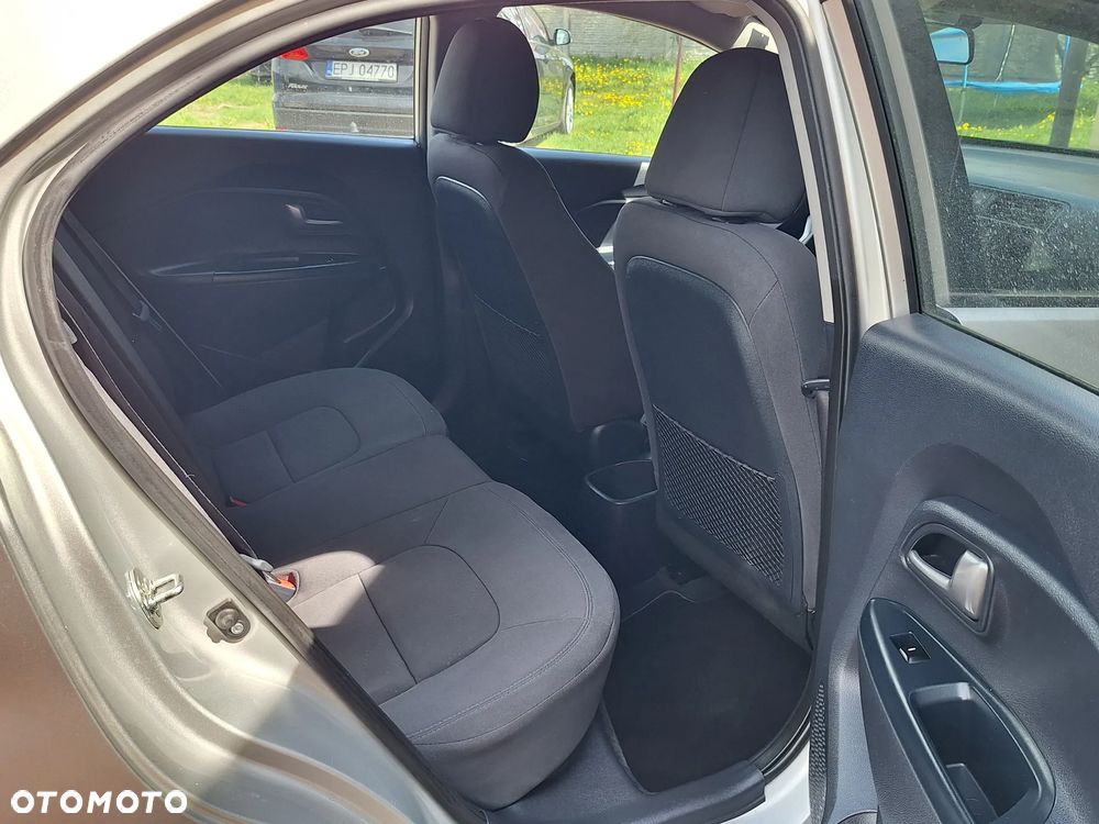 Kia Rio 1.4 Dream Team Edition - 9