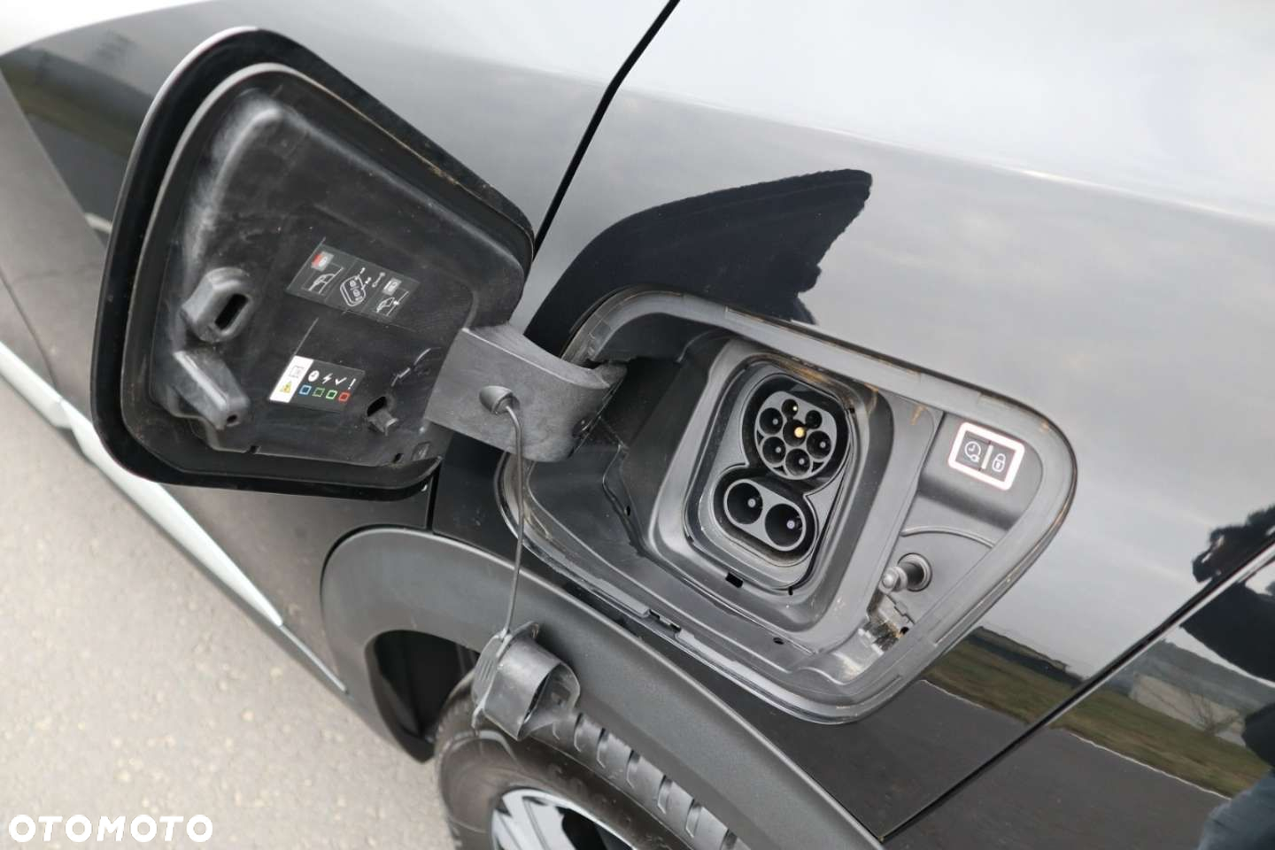Peugeot 2008 Elektro Allure - 8