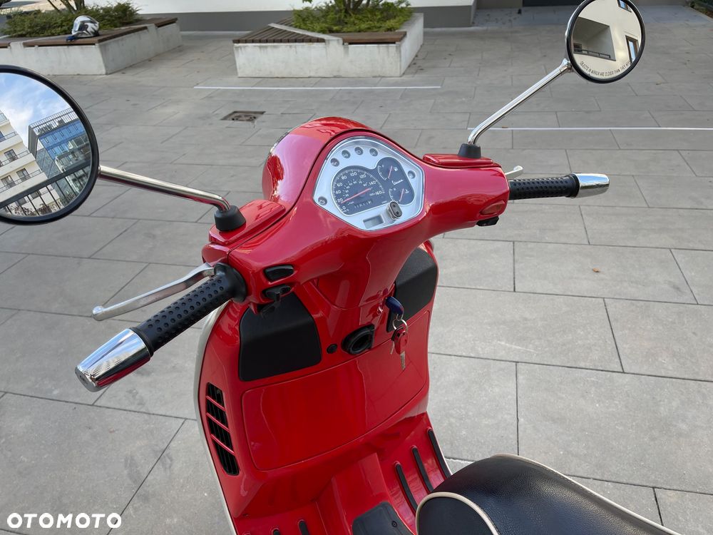Vespa GTS - 8