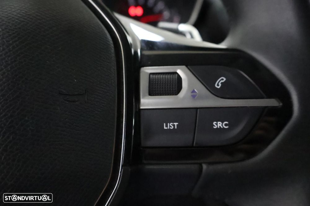 Peugeot 208 1.2 PureTech Allure EAT8 - 19
