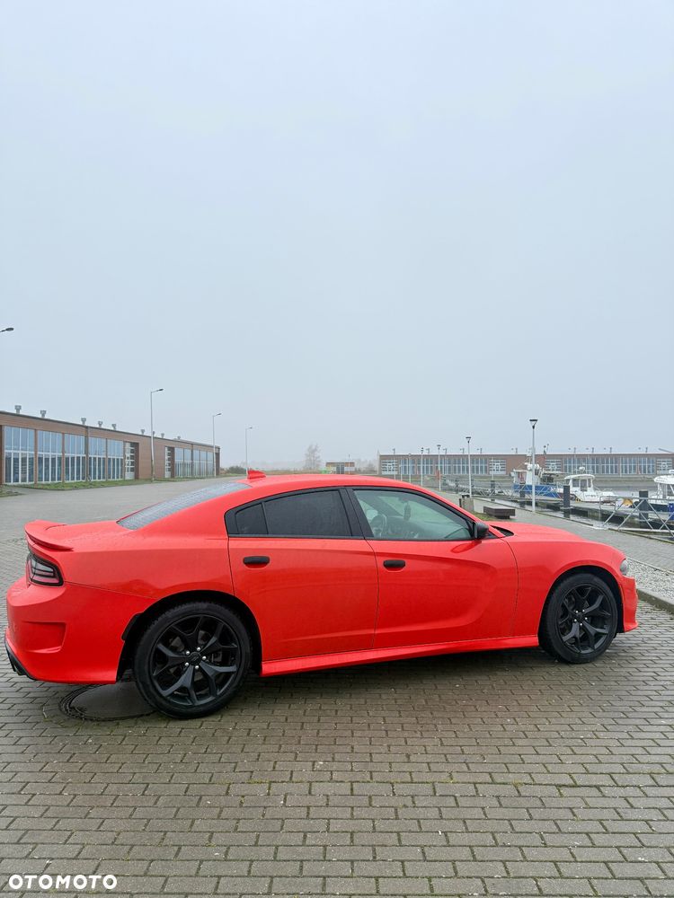 Dodge Charger 3.6 GT - 10