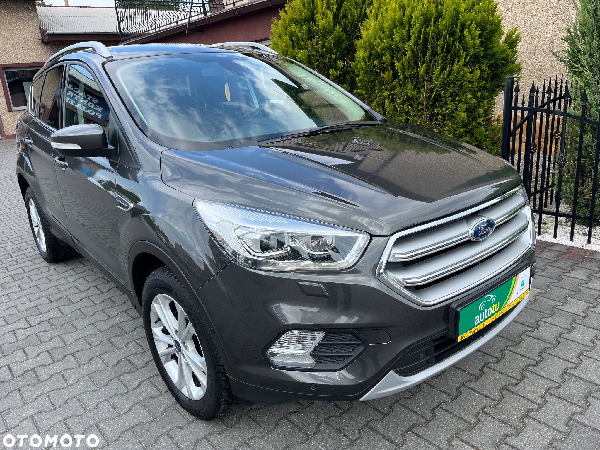 Ford Kuga 2.0 TDCi 2x4 Titanium - 1