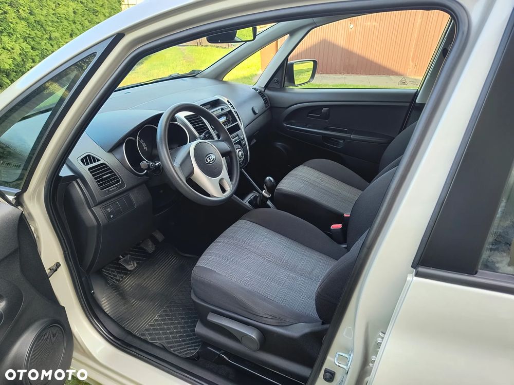 Kia Venga - 6