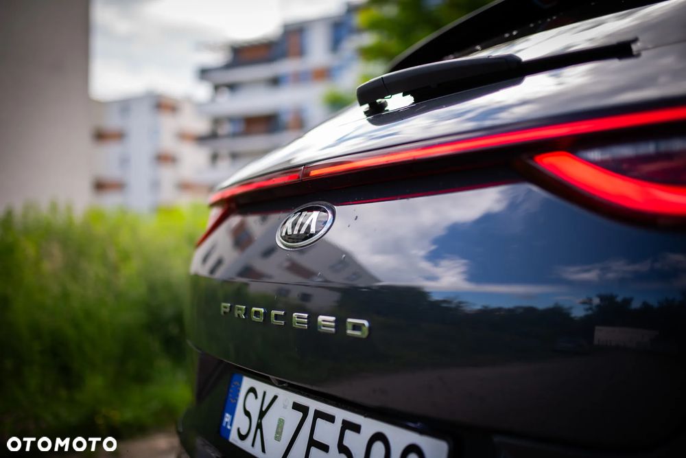 Kia ProCeed 1.6 T-GDI GT DCT - 22