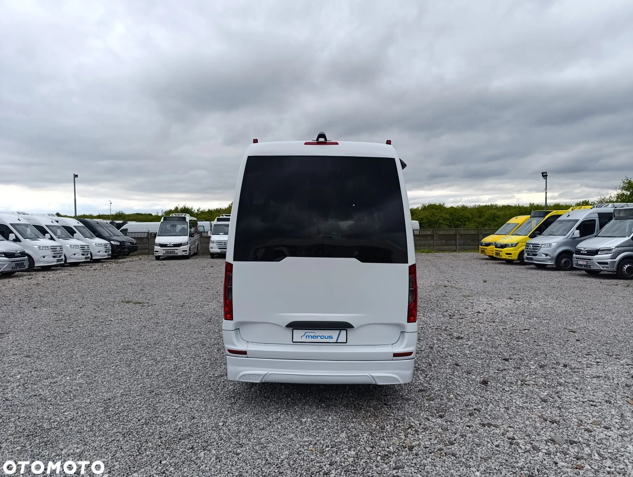 Mercedes-Benz Sprinter 517 - 7