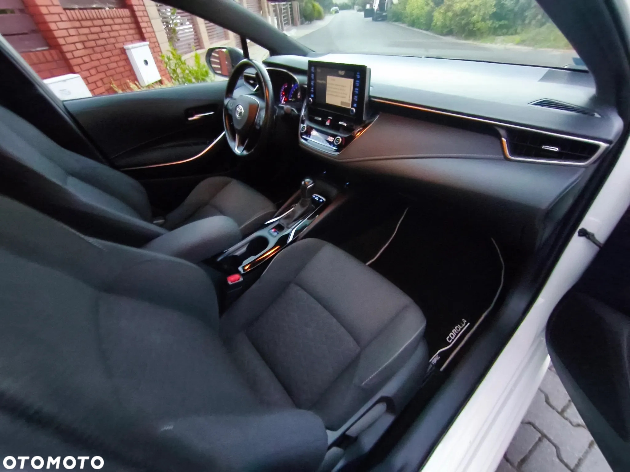 Toyota Corolla 2.0 Hybrid Trek - 40