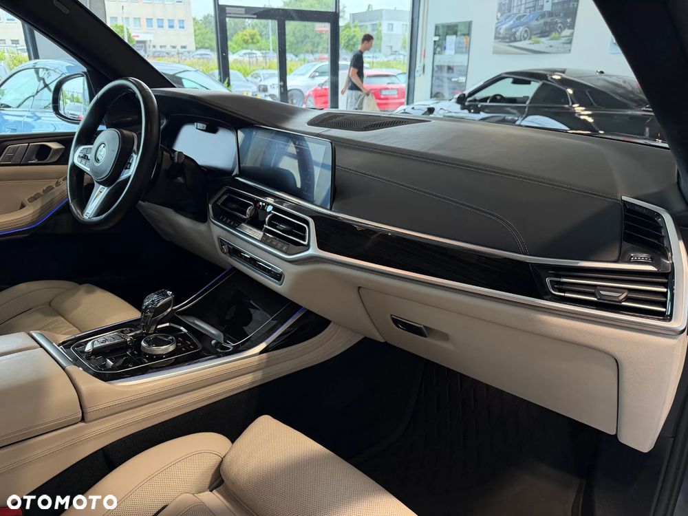BMW X7 - 29