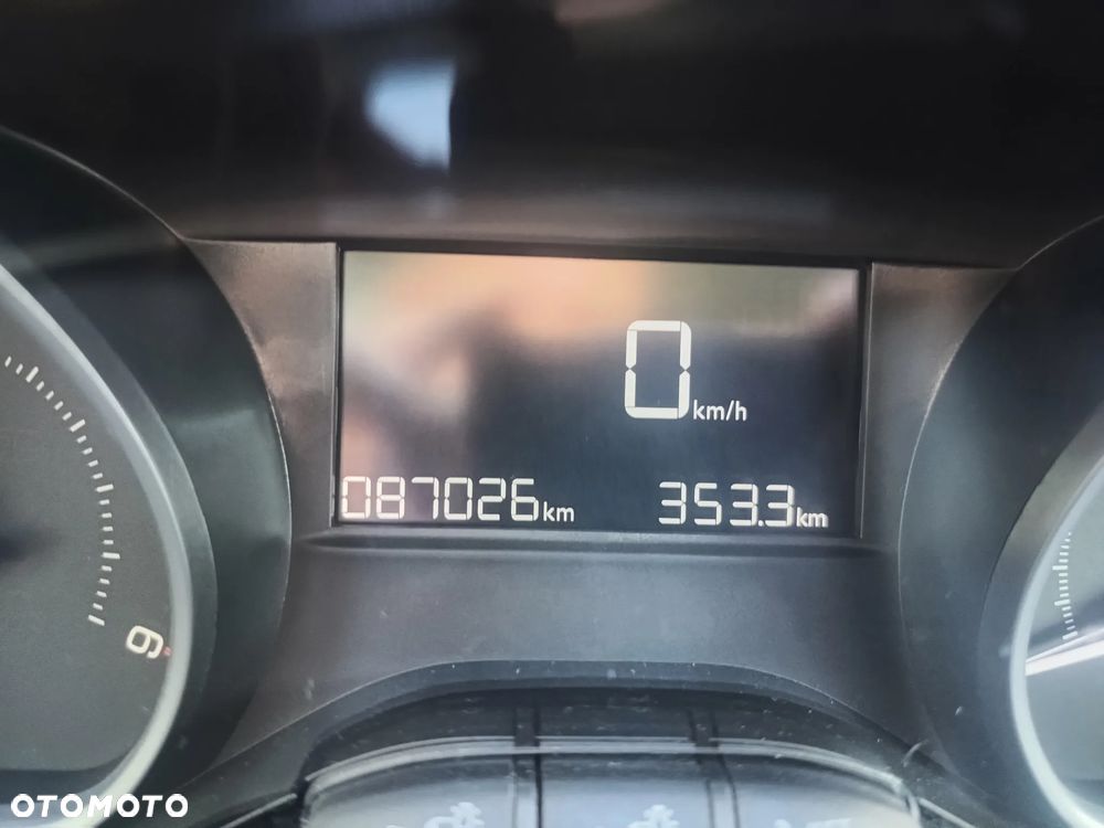 Peugeot 208 BlueHDi 100 Active - 10