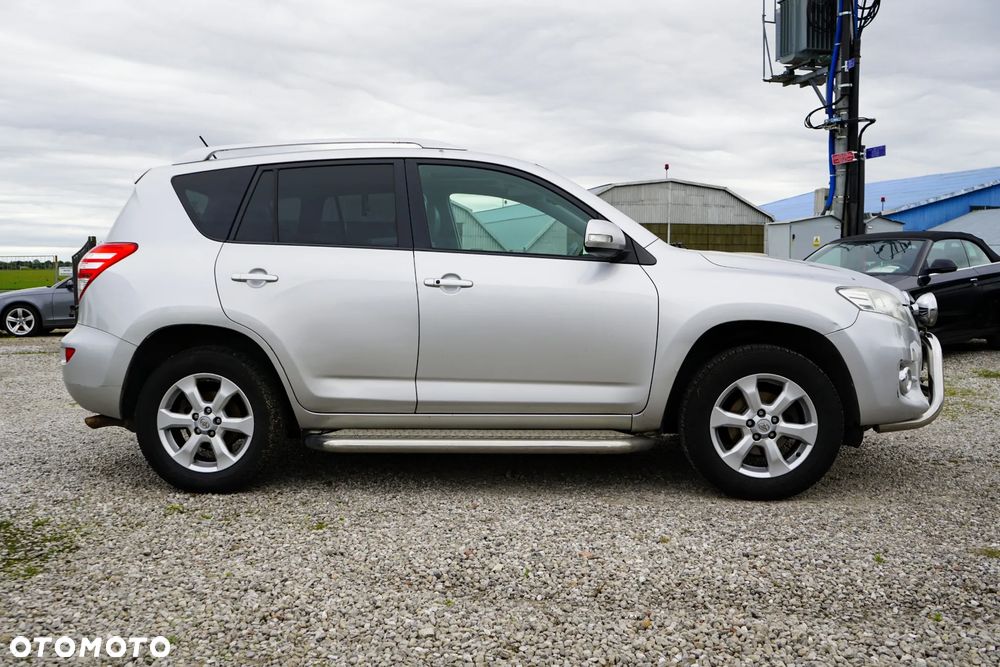Toyota RAV4 2.0 VVT-i Premium - 8