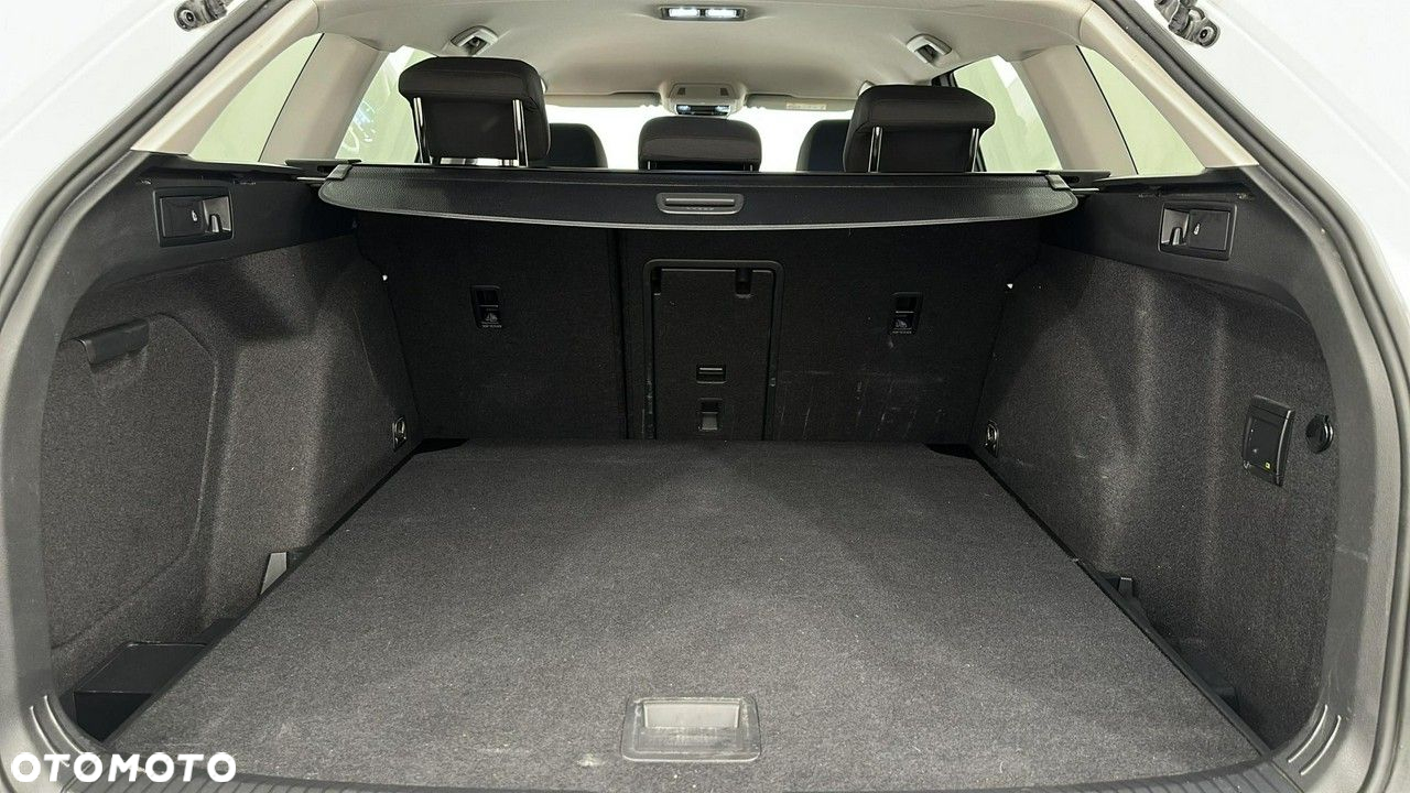 Volkswagen Golf - 12