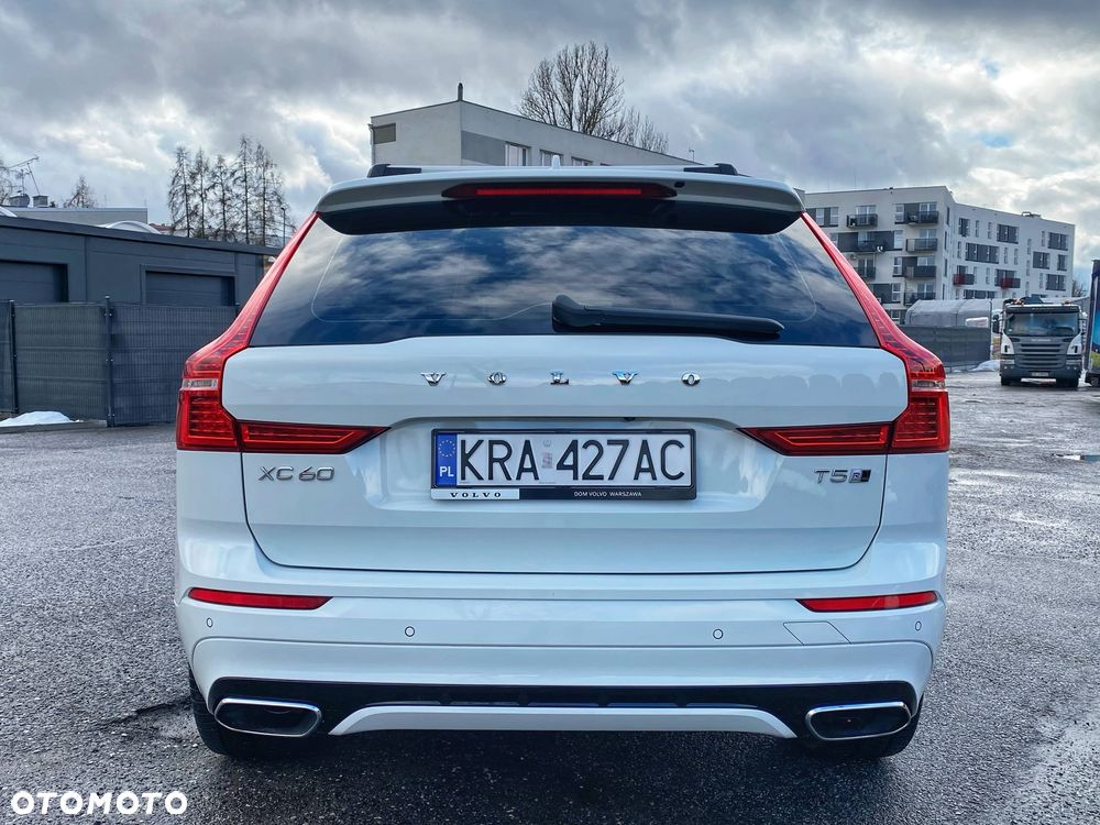 Volvo XC 60 T5 AWD R-Design - 5