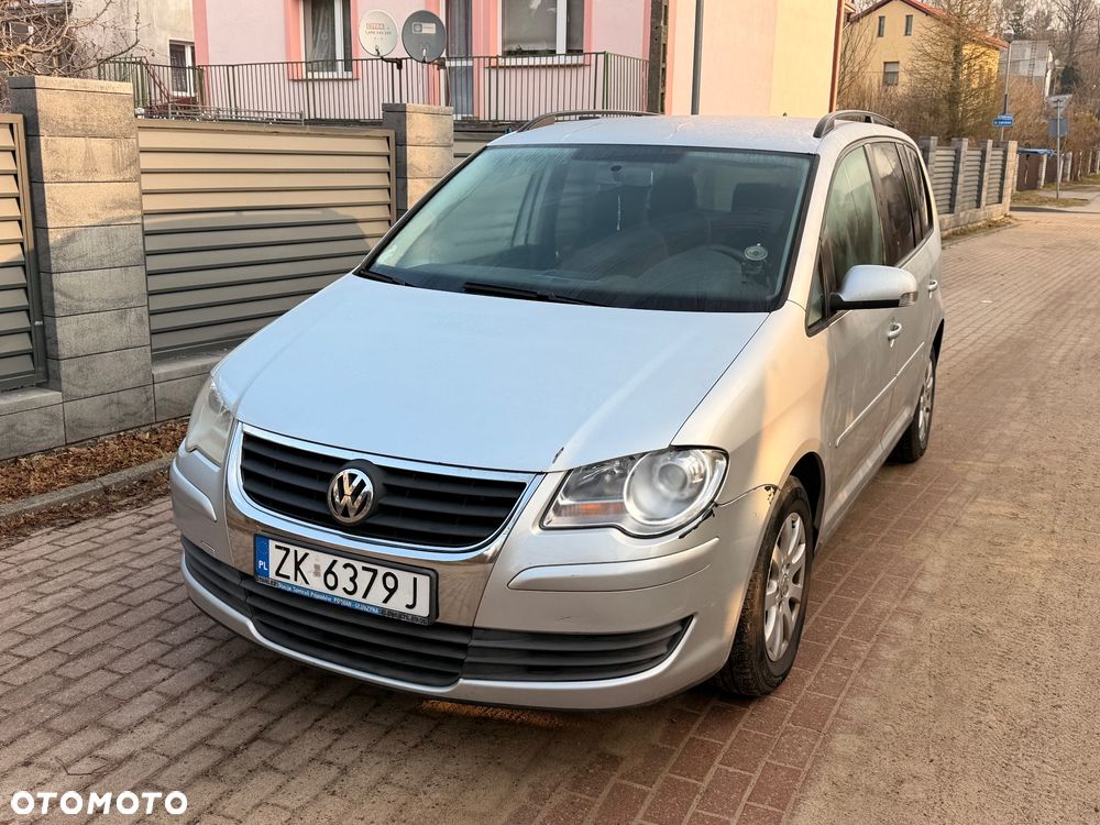 Volkswagen Touran - 1