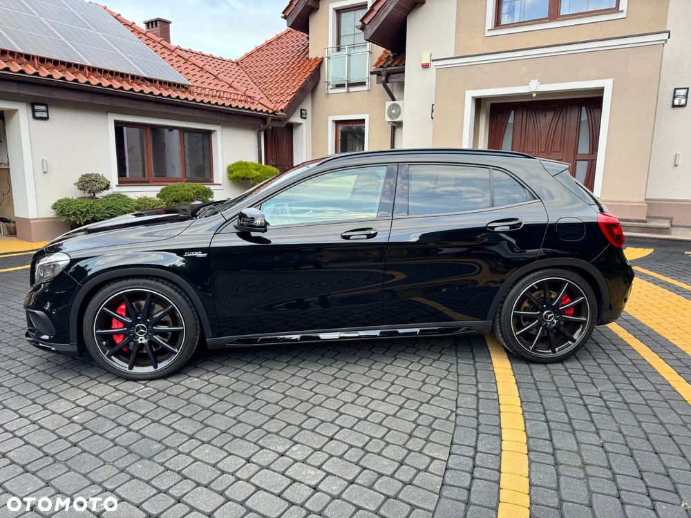 Mercedes-Benz GLA - 2