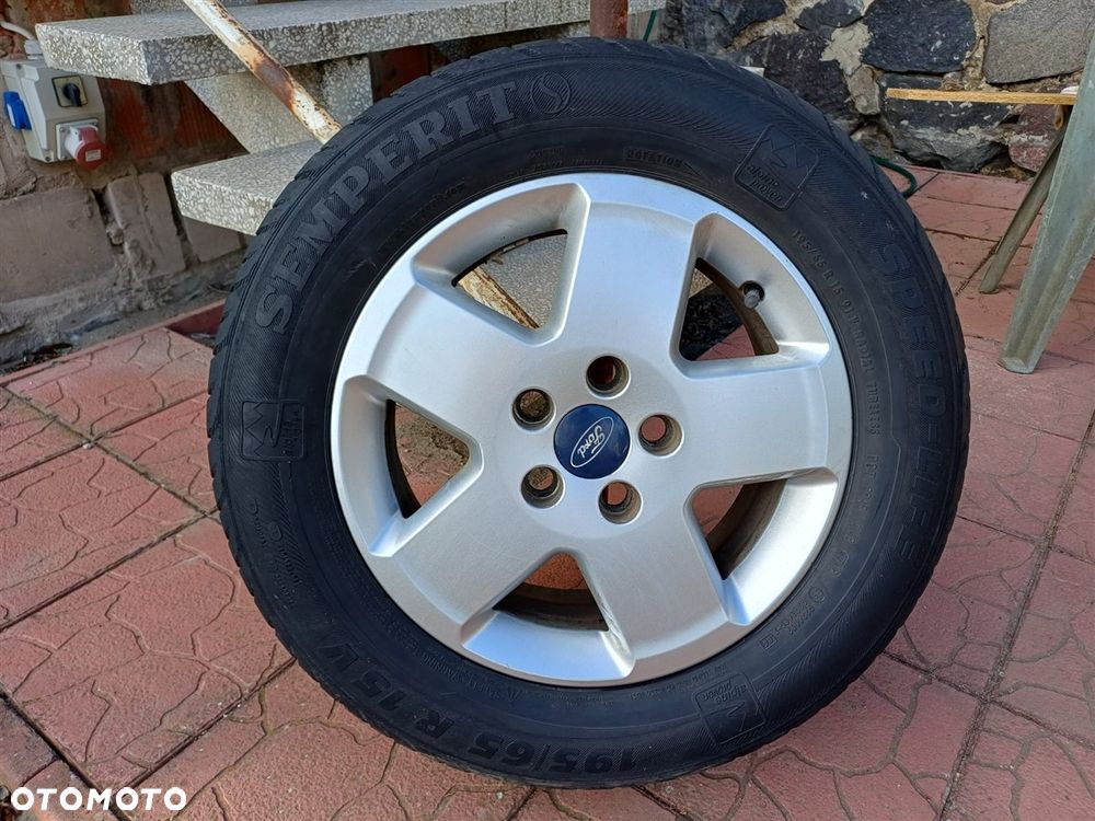 Ford Focus 1.6 16V Ambiente - 16