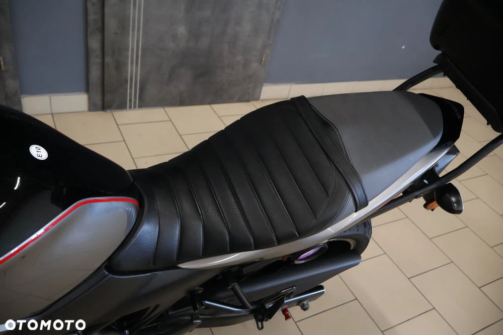 Suzuki SV - 18