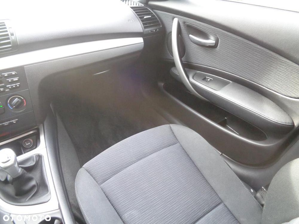 BMW Seria 1 - 30