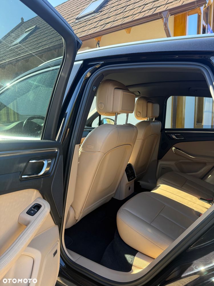 Porsche Macan Standard - 16