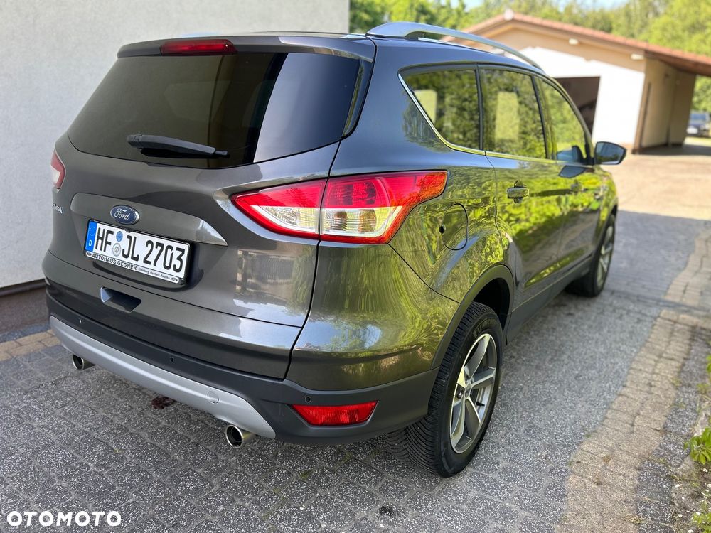 Ford Kuga 2.0 TDCi 2x4 Titanium - 8