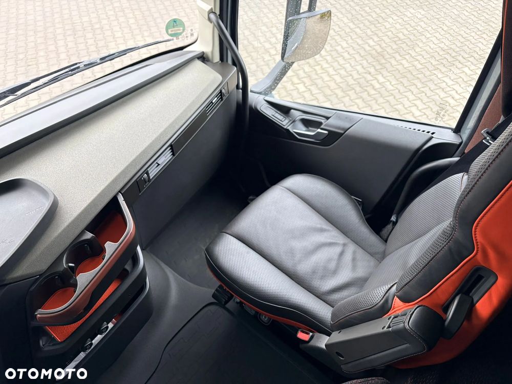 Volvo FH750 6x4 Euro 6, dwuobwodowa hydraulika - 23