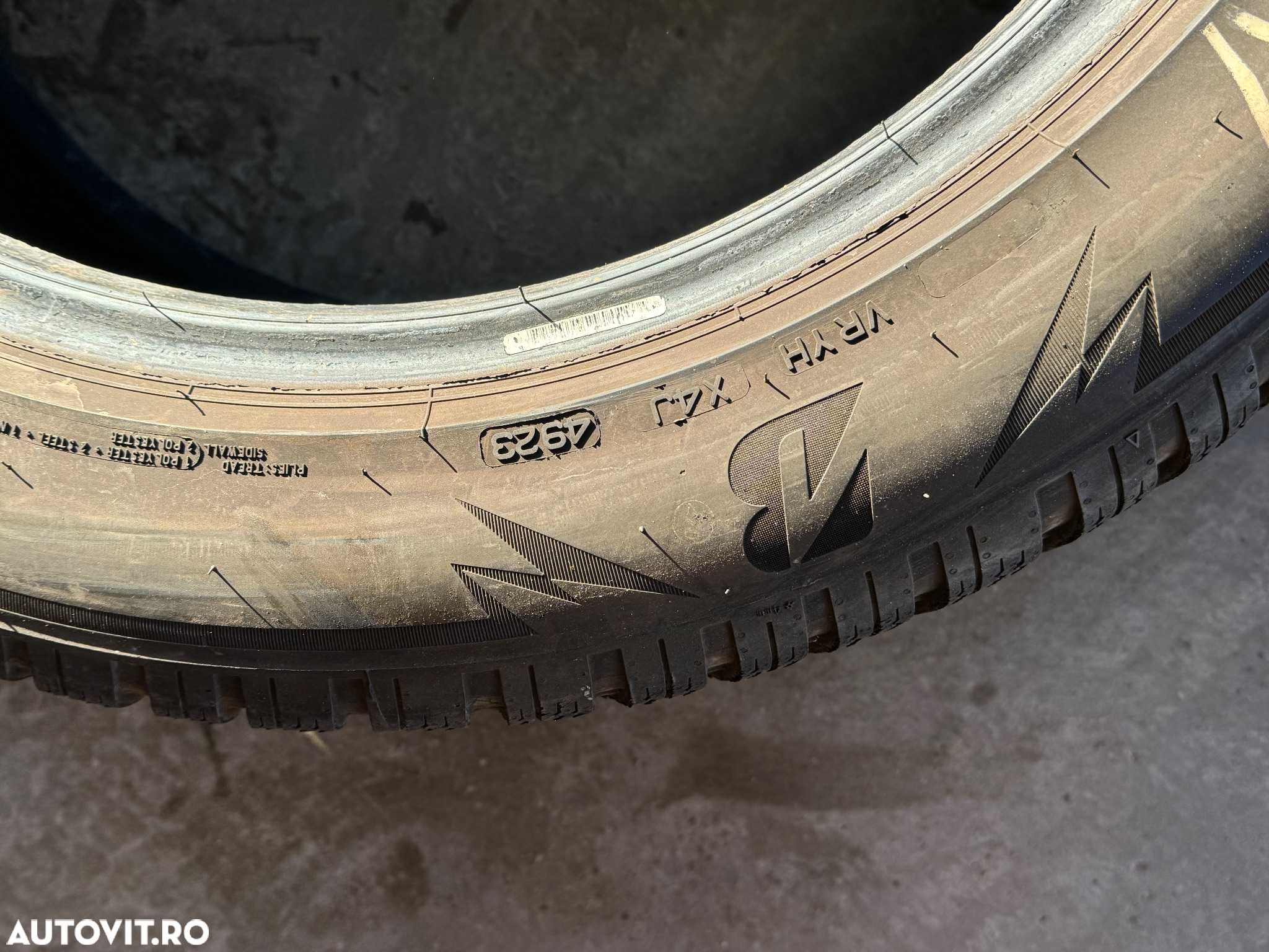 Vând 4 anvelope 285/45/20 bridgestone de iarnă ca noi - 8