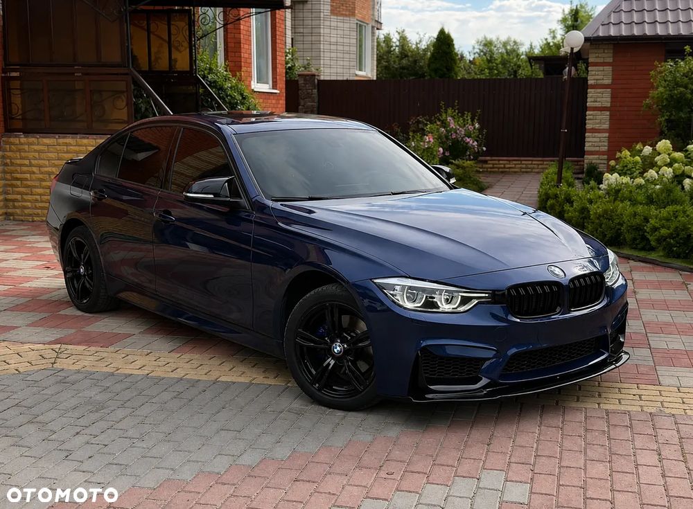 BMW Seria 3 330i M Sport - 1