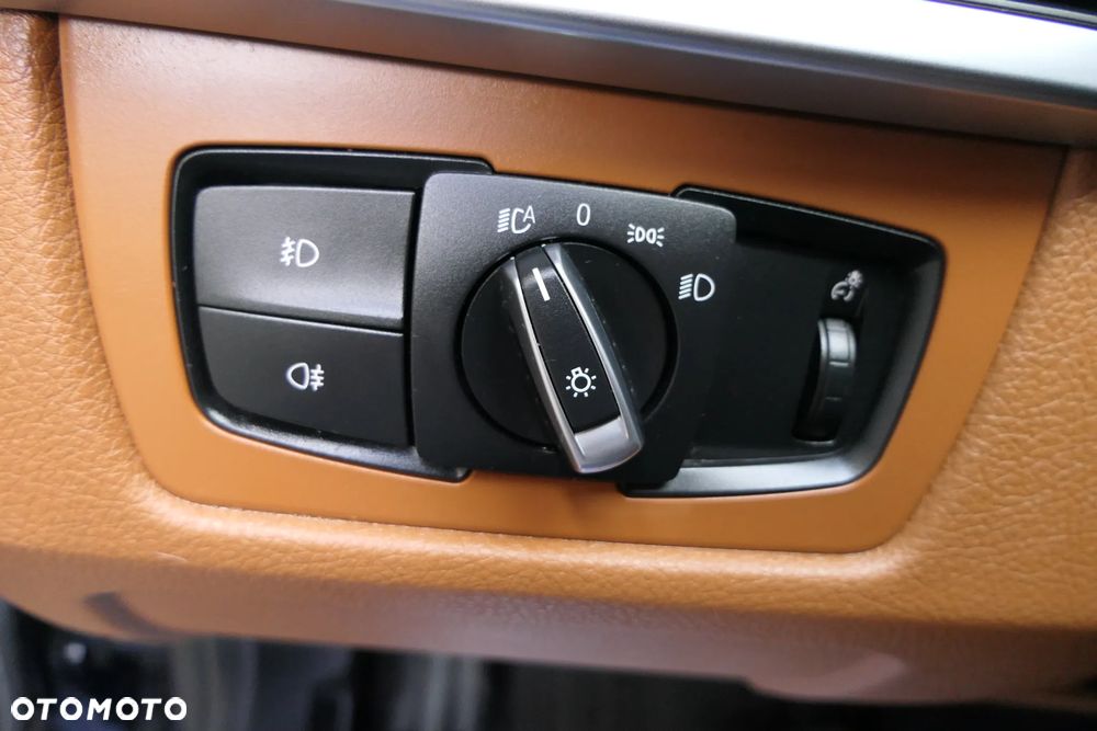 BMW Seria 3 320d Efficient Dynamics Luxury Line - 23