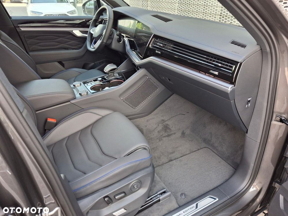 Volkswagen Touareg - 22