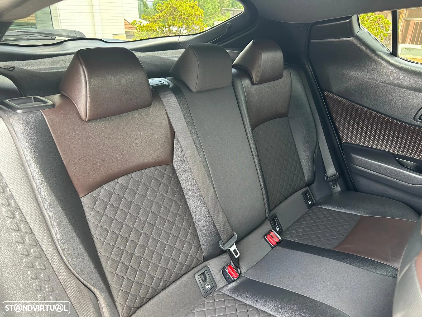 Toyota C-HR 1.8 HSD Exclusive+P.Luxury - 25