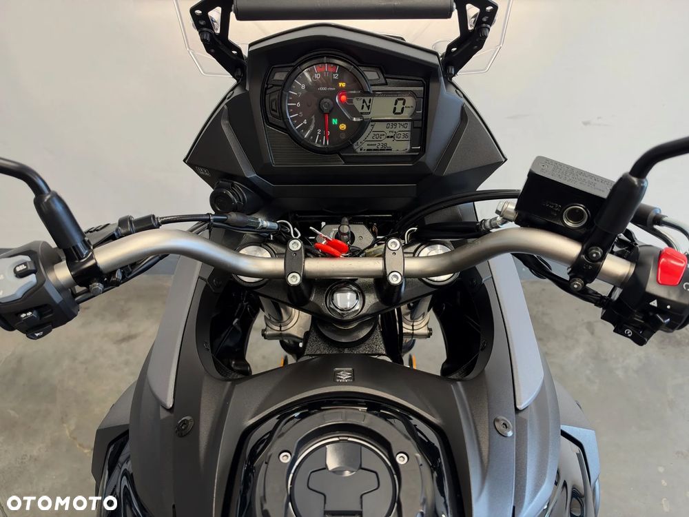 Suzuki V-STROM - 37