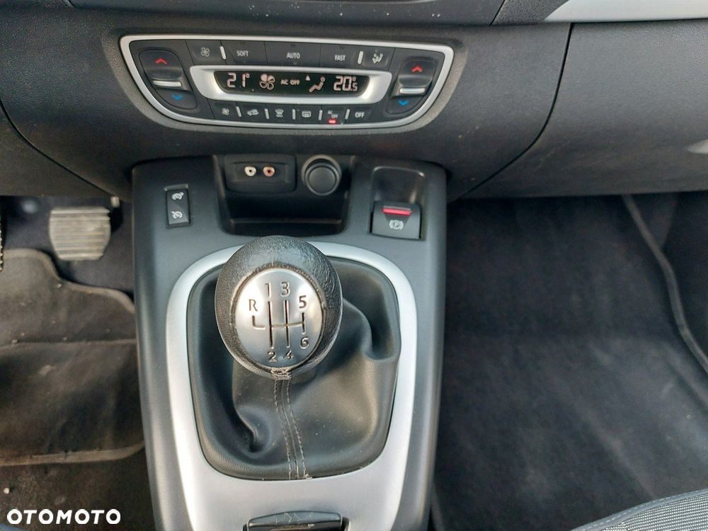 Renault Scenic - 21