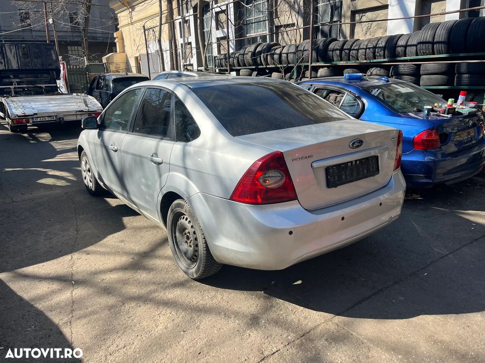 Dezmembrez Ford Focus II facelift 2009 1,8 TDCI gri argintiu sedan - 4