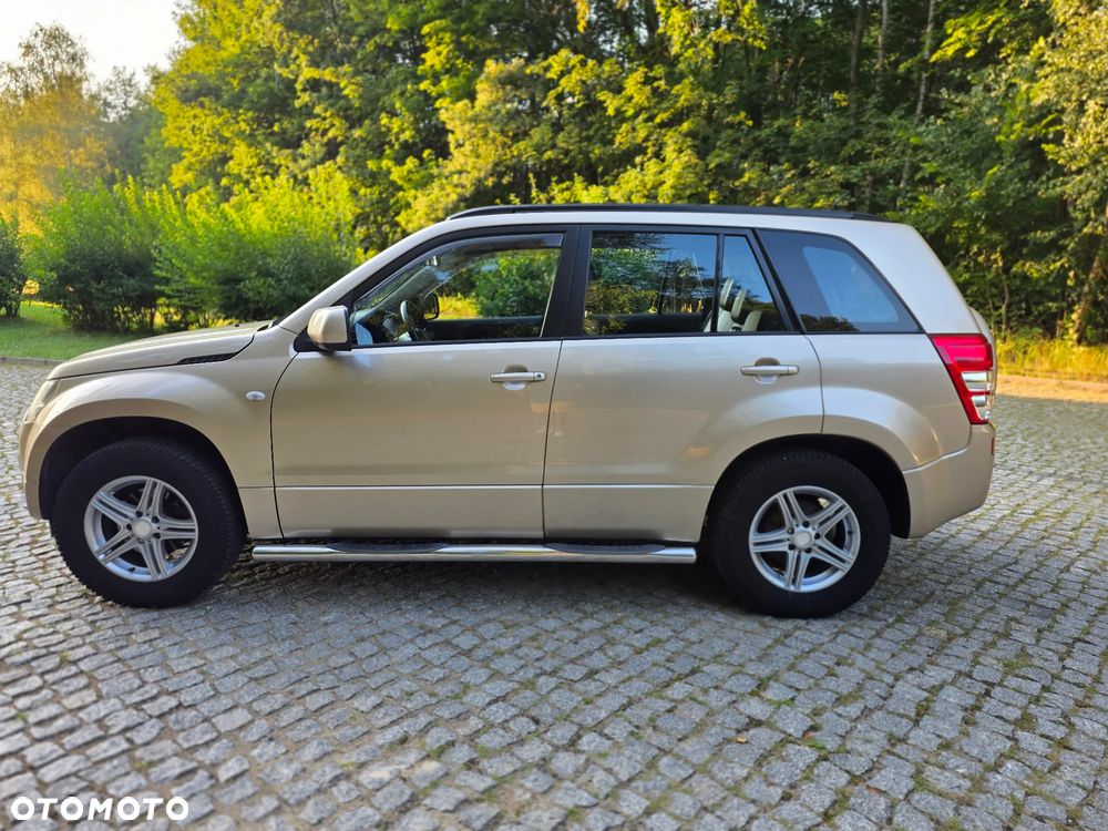 Suzuki Grand Vitara 2.0 Comfort - 10