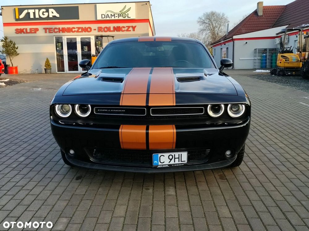 Dodge Challenger - 9